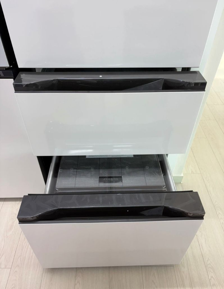 LG 디오스 김치톡톡 3도어 327L 김치냉장고 (가격내림 없음) 이미지