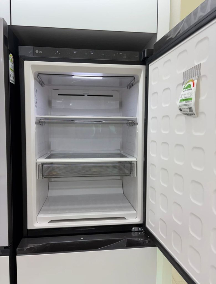 LG 디오스 김치톡톡 3도어 327L 김치냉장고 (가격내림 없음) 이미지