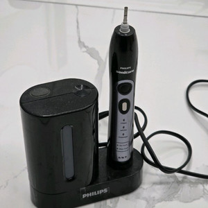 필립스 소닉케어 전동칫솔 HX6970 이미지