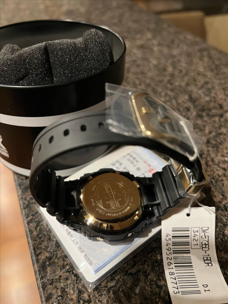 지샥 35주년 판매합니다 . DW-5735D-1BDR--2