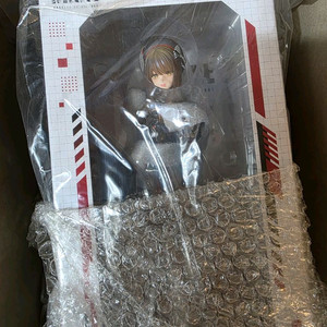 후류(FNEX) 1/7 승리의 여신 니케 엠마 피규어 판매합니다.