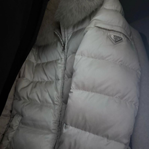 정품프라다점퍼 프라다패딩 프라다퍼자켓 프라다정품패딩 명품패딩 이미지