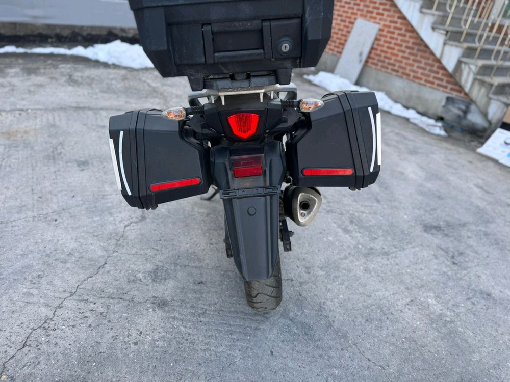 스즈키 브이스트롬250 18년식 삼박스튜닝 팝니다--7