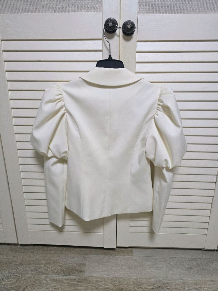 서쿠키 퍼프소매 블라우스--2