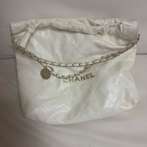 샤넬 22백 미둠 화이트