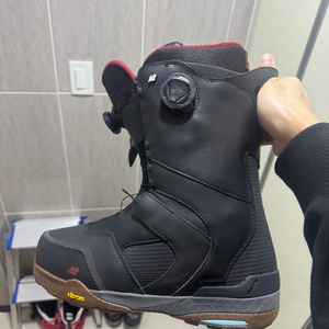 2526 쓰락시스 285 팔아요 스노우보드 부츠