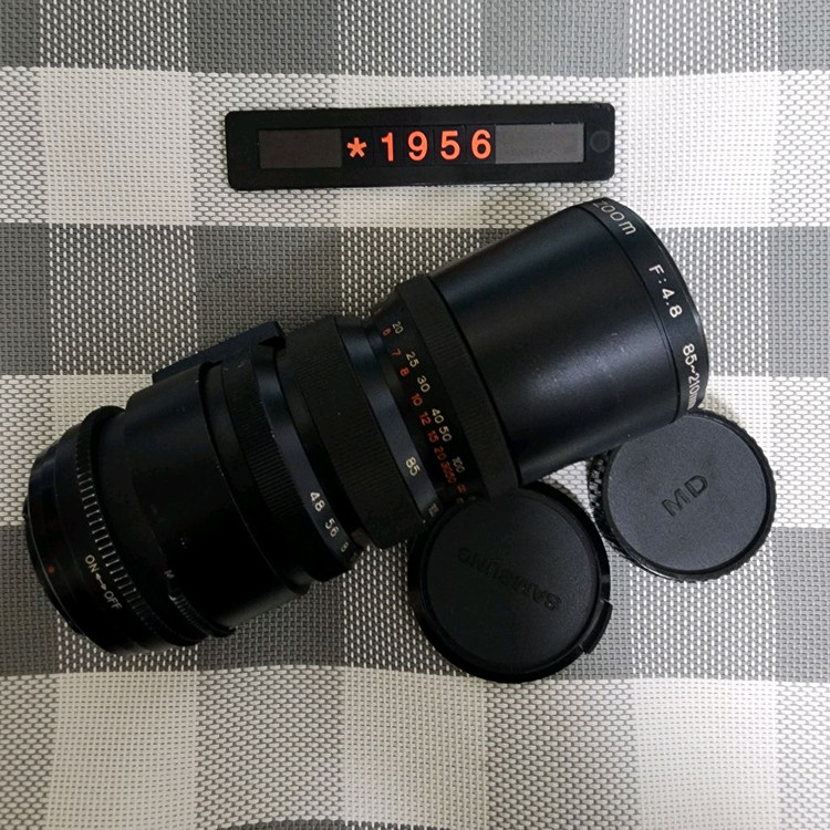 미놀타 마운트 썬 85-210mm 줌렌즈 이미지