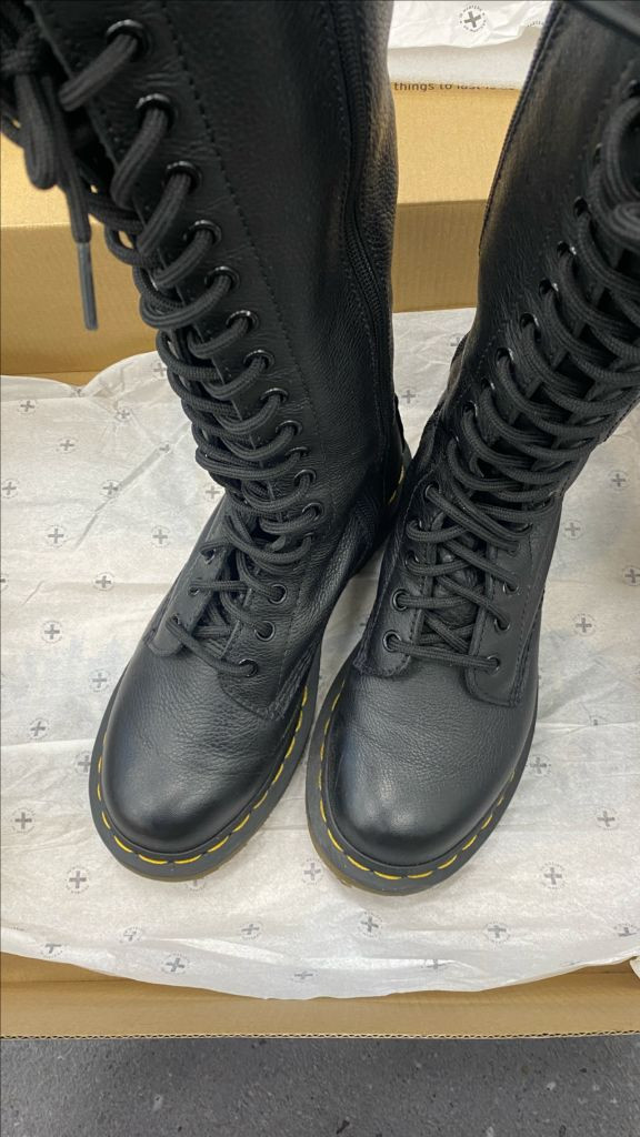 닥터마틴 1B60 20홀 롱부츠 UK4 (235mm)--4