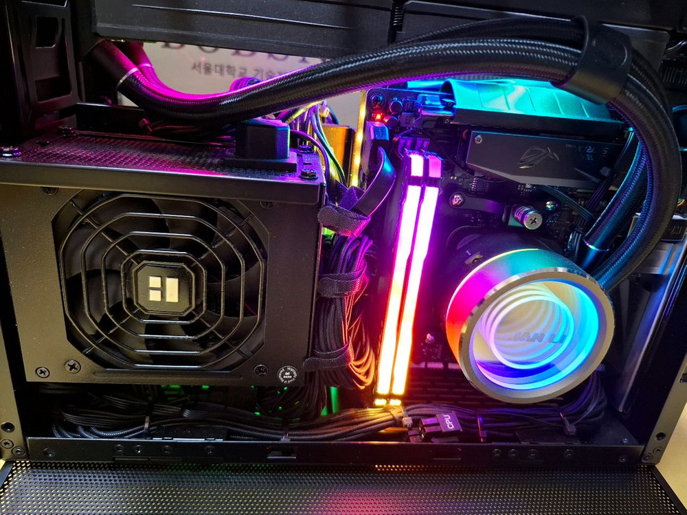 메모리 CORSAIR DDR4 3600 32GB(16GB 두개)--3