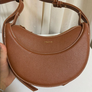 폴렌느 백 가방 카멜 브라운 크로스백 호보 화이트 스티치 소가죽 토고 통가죽 골드 로고 스트랩 타이