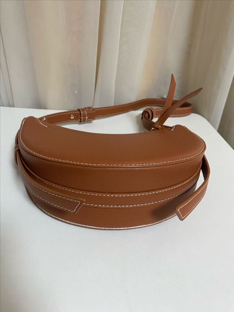 폴렌느 백 가방 카멜 브라운 크로스백 호보 화이트 스티치 소가죽 토고 통가죽 골드 로고 스트랩 타이--2