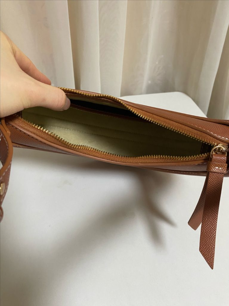 폴렌느 백 가방 카멜 브라운 크로스백 호보 화이트 스티치 소가죽 토고 통가죽 골드 로고 스트랩 타이--6