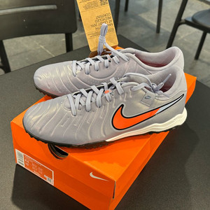 (새제품)[265,270]나이키 티엠포 레전드10 아카데미 TF