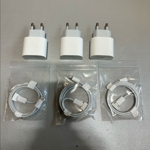 애플 정품 어댑터 및 c to 라이트닝(8핀)케이블ㅅㅔ트 금액 ㅡ1세트ㅡ22.000원다른분들이 파시는 병행 제품