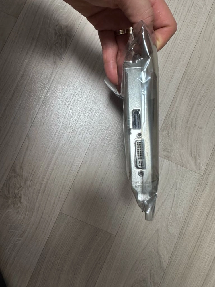 [미개봉]엔디비아 K620 그래픽카드 팝니다 이미지