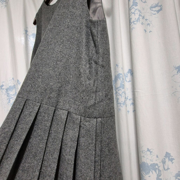 유노이아 플리츠 모직원피스--4