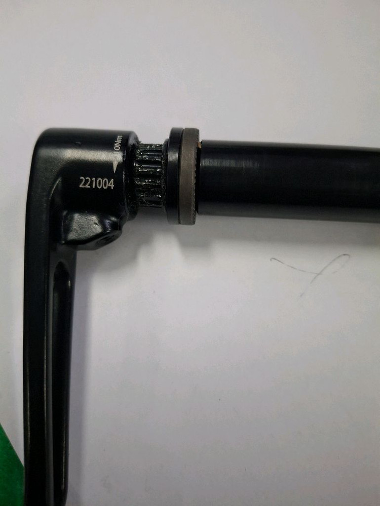 BRAND-X 사의 부스트 규격 110 15용 스루액슬 판매 합니다--4