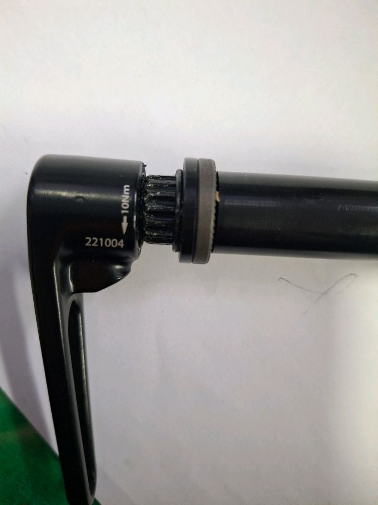 BRAND-X 사의 부스트 규격 110 15용 스루액슬 판매 합니다--5