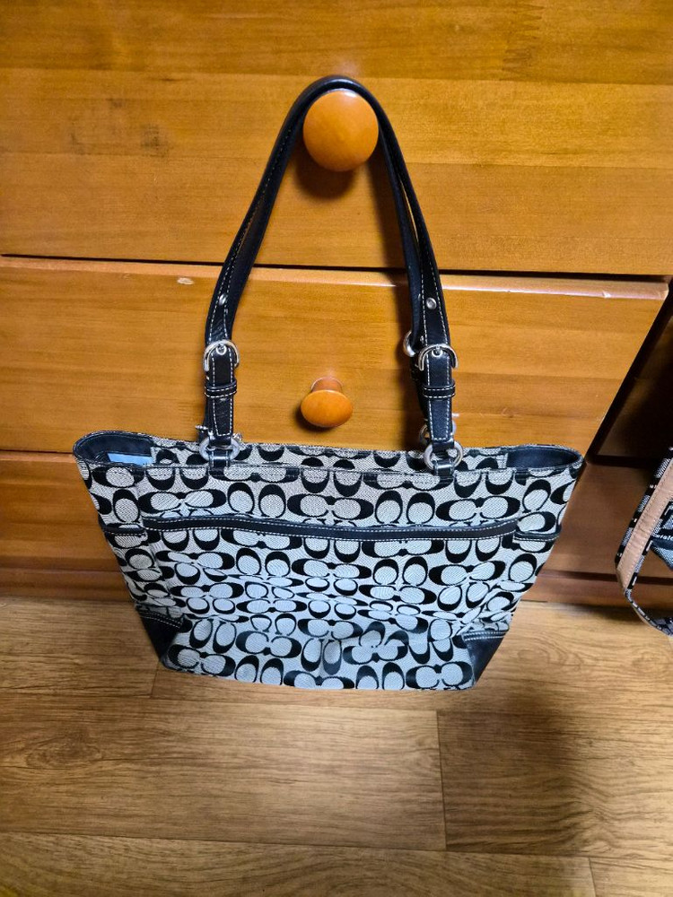 코치 시그니처 숄더백(상태 매우 좋음)--1