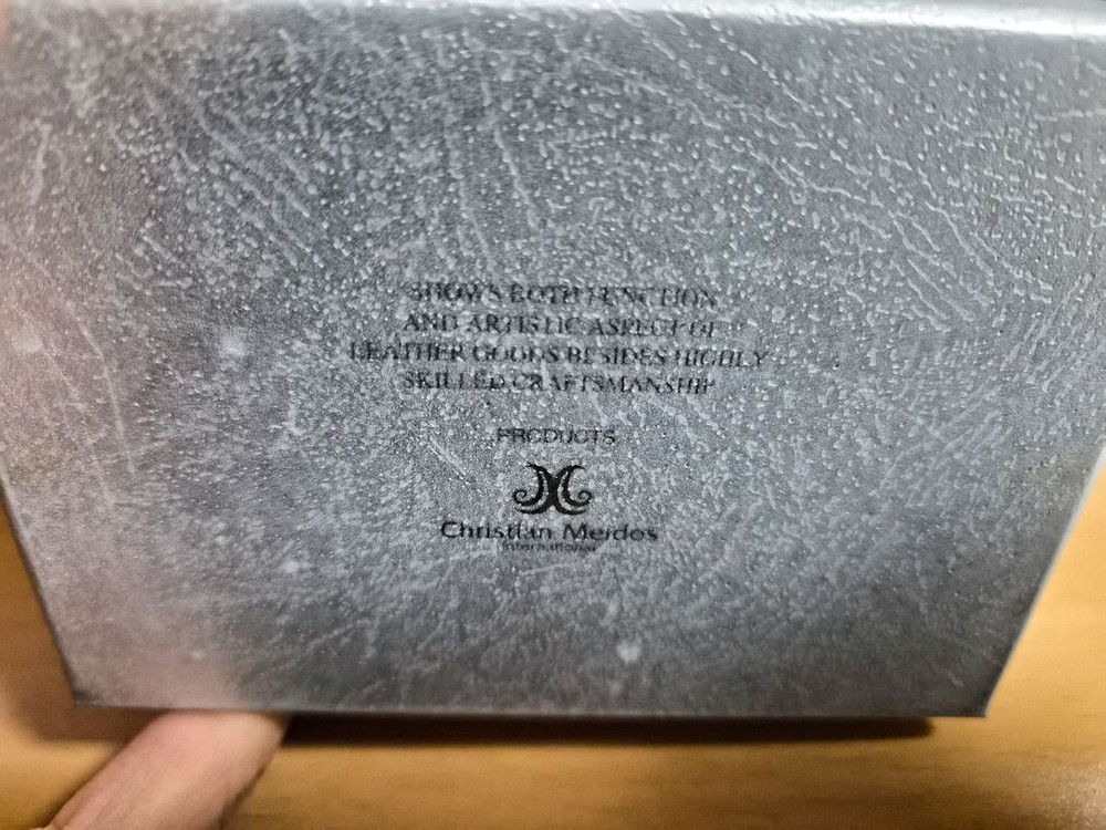 [새상품] 크리스찬 메이도스 가오리 천연가죽 반지갑 버건디--7