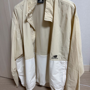 뉴발란스 집업 바람막이 베이지 컬러 100 라지 사이즈
