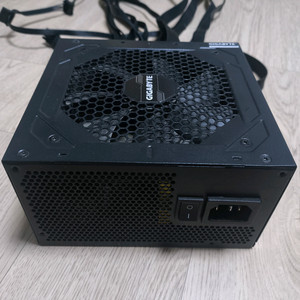 기가바이트 1000w gold 풀모듈러 파워