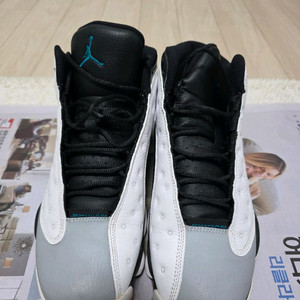 조던 13 레트로 바론스 홀로그램 판매합니다. 이미지