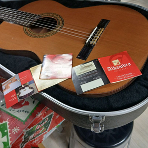 알함브라클래식기타