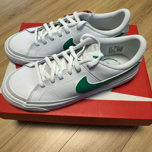 나이키 키즈 운동화 나이키운동화 새상품 새제품판매합니다.