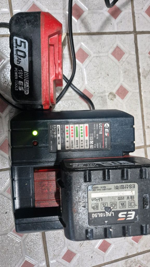 ES 5.0Ah 리튬배터리2개+ 충전기 세트--1