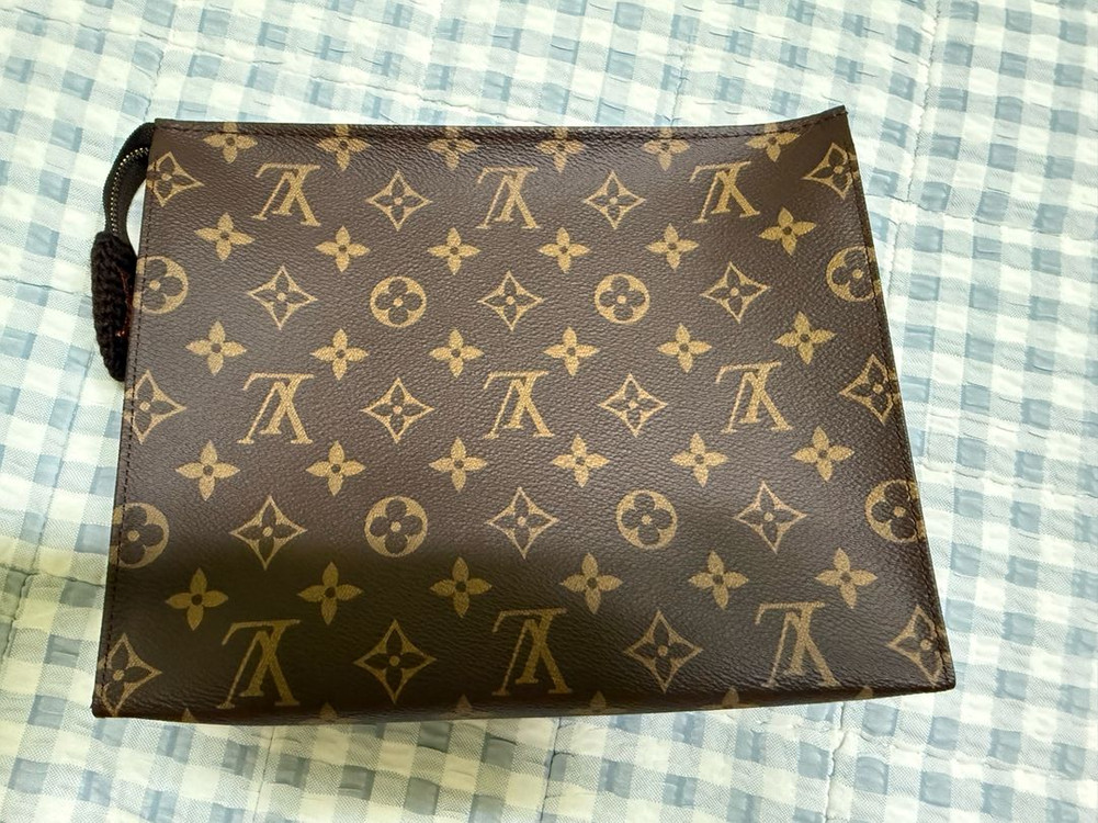 루이비통 포쉐트 토일렛26 클러치백 미사용 판매 합니다--2