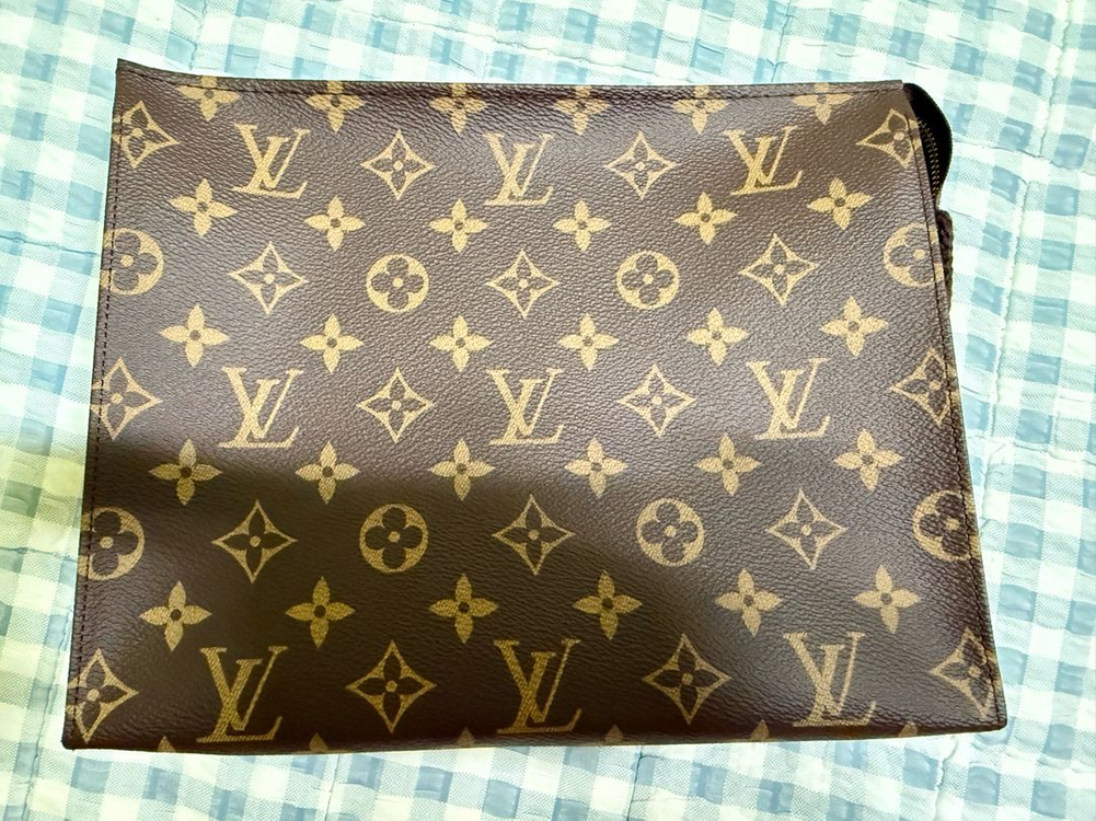 루이비통 포쉐트 토일렛26 클러치백 미사용 판매 합니다--3