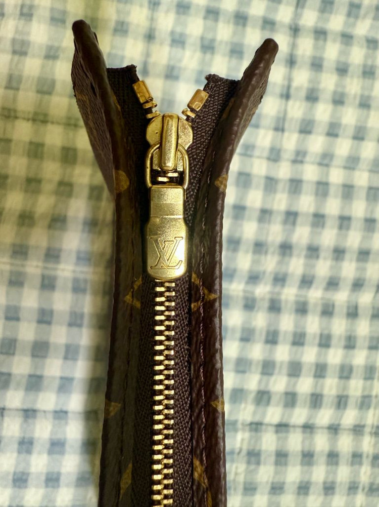 루이비통 포쉐트 토일렛26 클러치백 미사용 판매 합니다--4