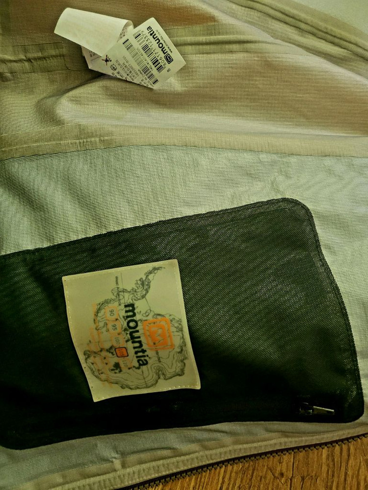 [미착용 새상품] 마운티아 남자 바람막이--6