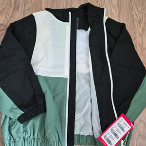 뉴발란스키즈 바람막이 새상품 130 150