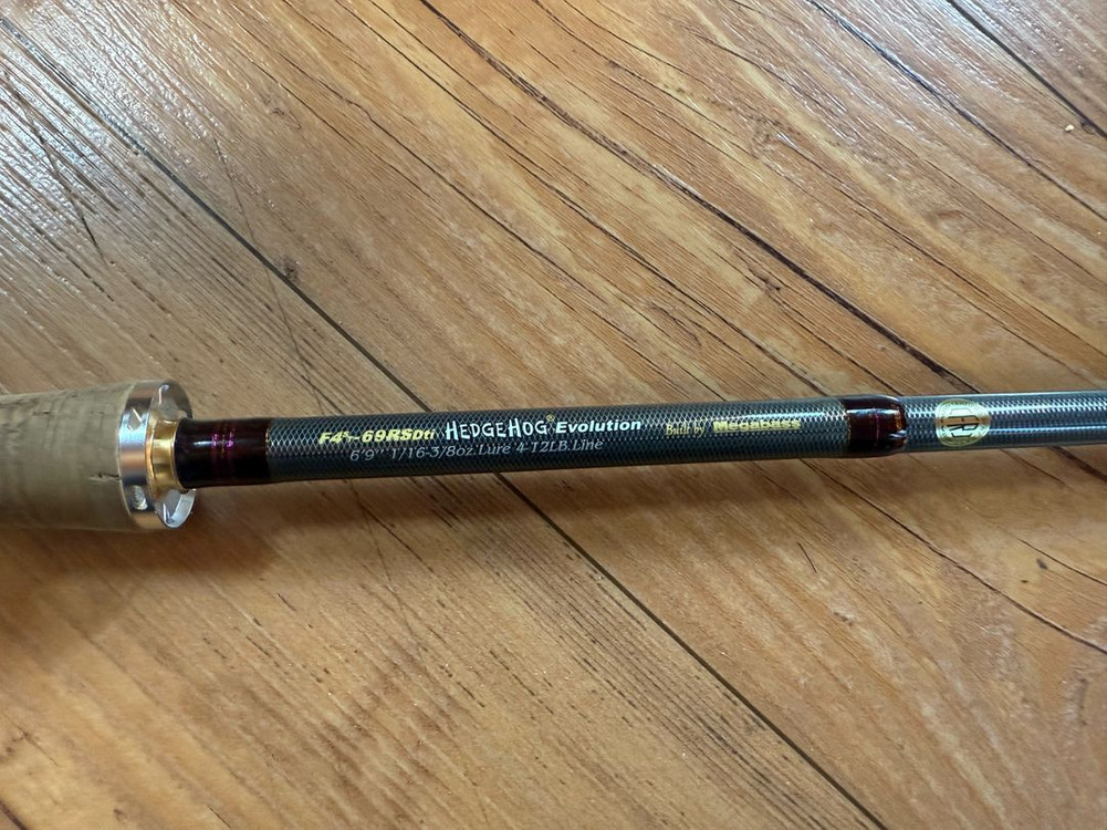 메가배스 오로치 에볼루션 F4st-69RSDti 한정판 판매 이미지