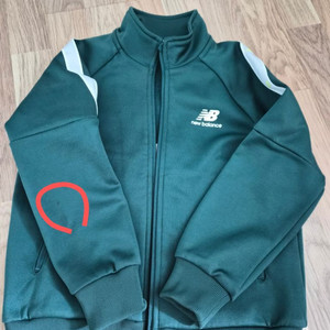 뉴발란스키즈 트레이닝복세트 상하세트 120 (약기모)