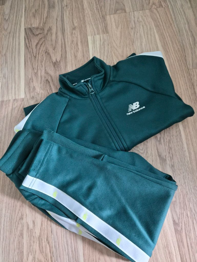 뉴발란스키즈 트레이닝복세트 상하세트 120 (약기모)--8