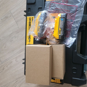 디월트 파워스택 밧데리 1.7a