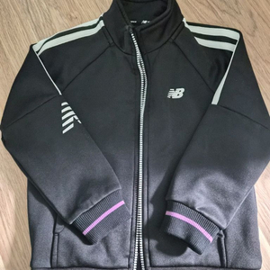 뉴발란스키즈 트레이닝복세트 상하세트 블랙 120