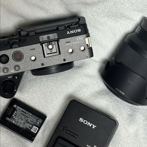 FX3 + 28-70mm 소니 렌즈 세트 이미지