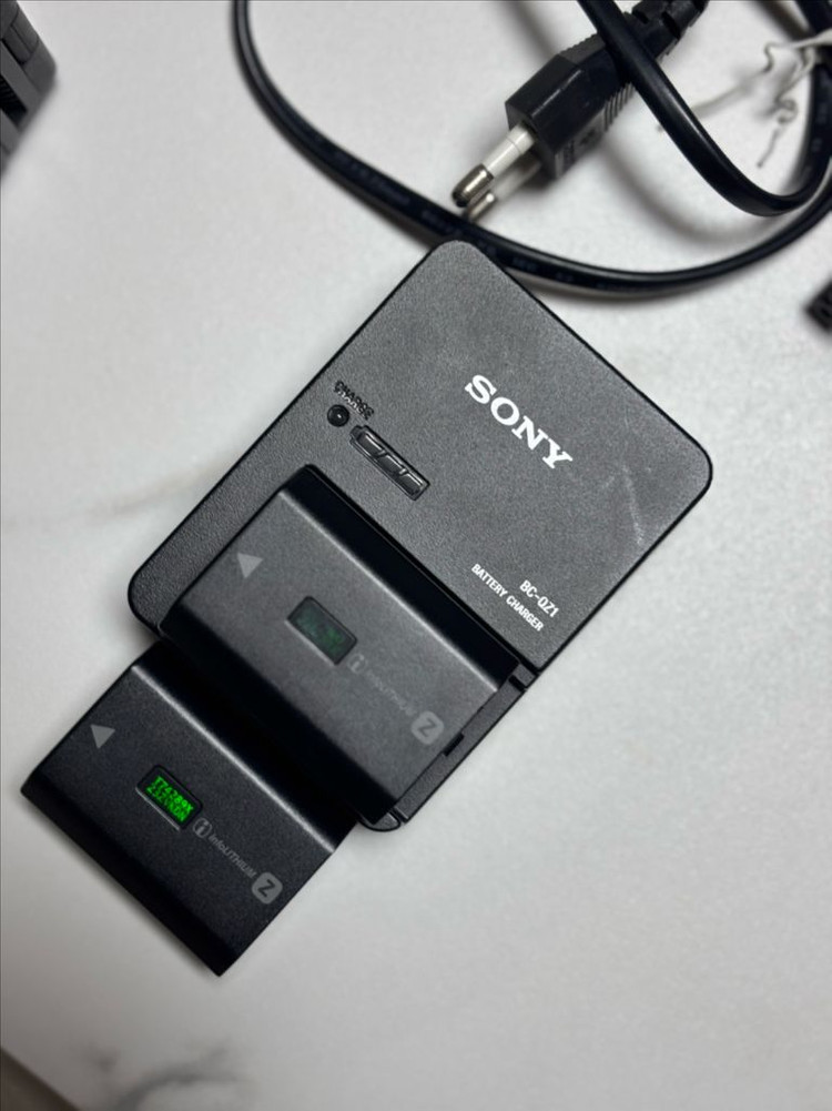 FX3 + 28-70mm 소니 렌즈 세트 이미지