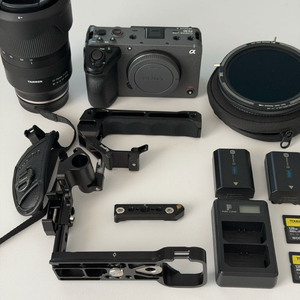 (박스풀)FX30+탐론 17-70 F2.8+H&Y 레보링 VND+V90 128GB x2 등 영상 장비 일괄 판매 이미지