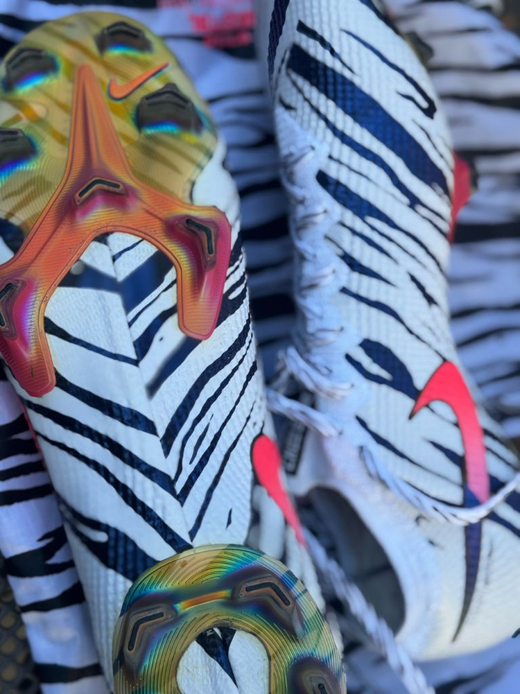 나이키 머큐리얼 베이퍼 13 엘리트 코리아 FG 화이트 레드 오빗 이미지