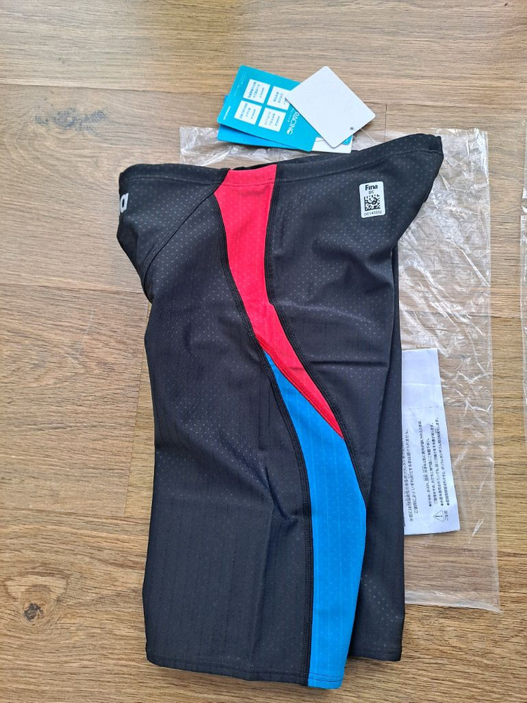 새상품 아레나 남자 선수용 수영복 4부--4