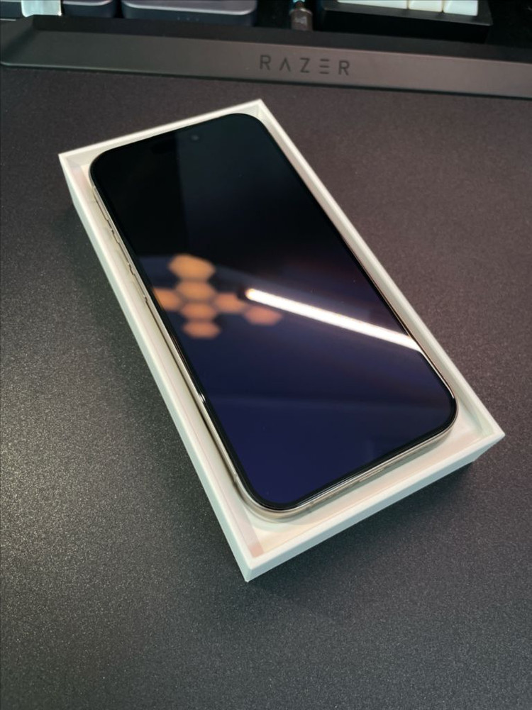 아이폰 15프로 128GB 카메라 무음 판매합니다.--2