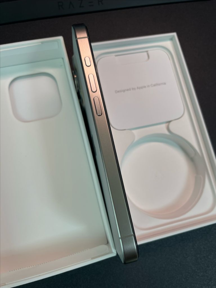 아이폰 15프로 128GB 카메라 무음 판매합니다.--3