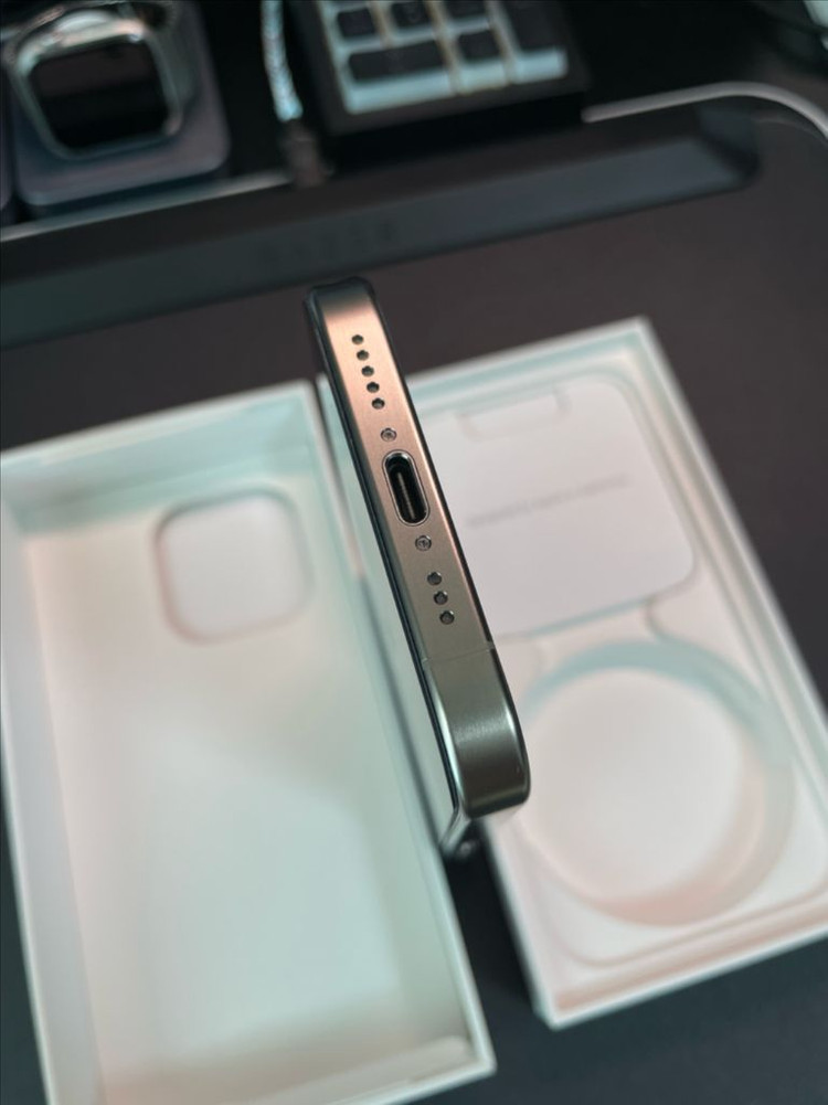 아이폰 15프로 128GB 카메라 무음 판매합니다.--5