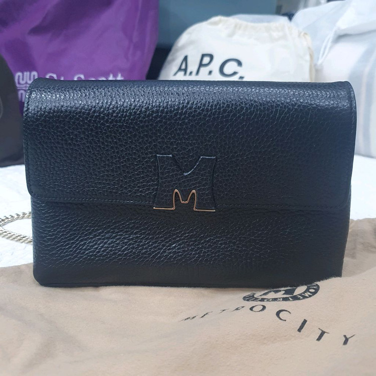 메트로시티 가방 블랙 체인 숄더 혹은 크로스백 상태좋음 이미지