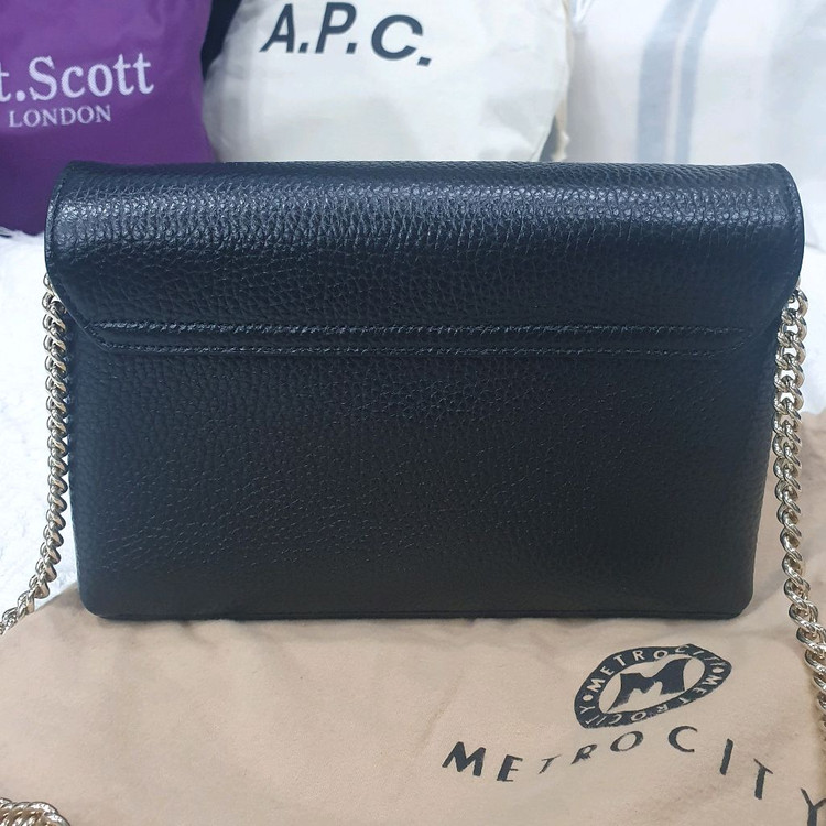 메트로시티 가방 블랙 체인 숄더 혹은 크로스백 상태좋음 이미지